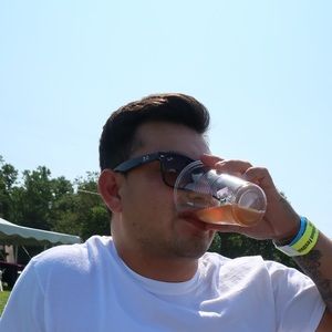 Meet your Posher, Luis